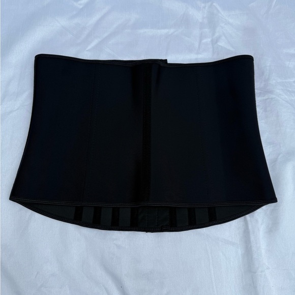 LUXX CURVES Black Waist Trainer Size 4XL - Picture 8 of 14